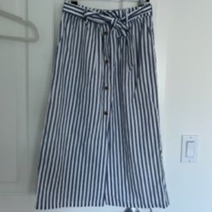 Stripe skirt (blue and White, size small)